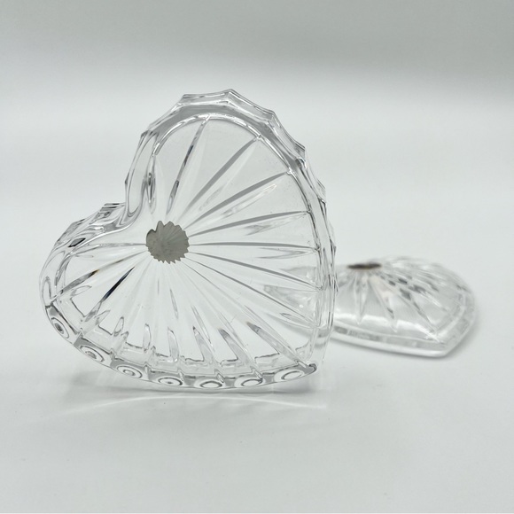Vintage Bohemia Cut Crystal Heart Trinket Box Vanity Leaded Czech Republic - Picture 9 of 9